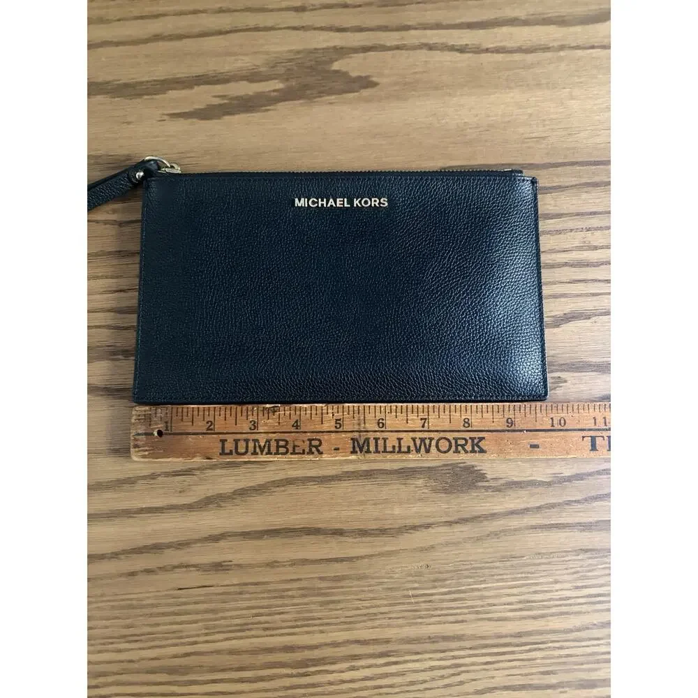 Michael Kors Jet Set Black Pebbled Leather Large Zip Wristlet Clutch Bag